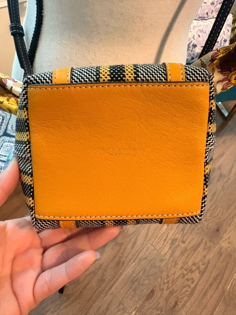 ✨Tory Burch (NWT) Perry Plaid Micro Tote✨ - Picture 6 of 11